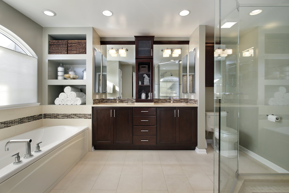 Bathroom designed by Rooms Revamped Interior Design