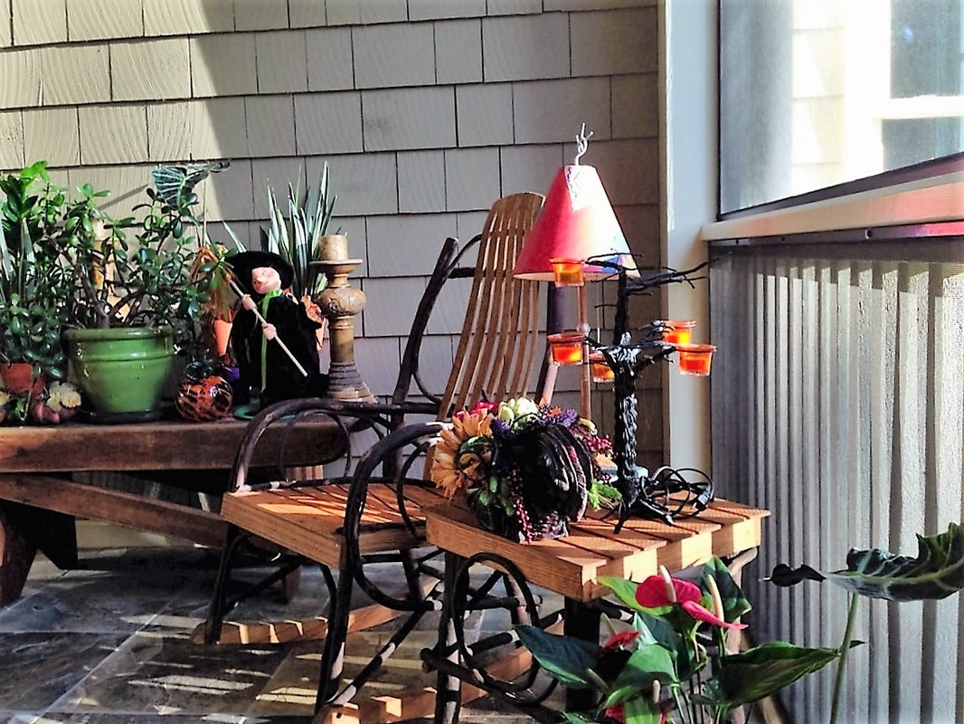 Halloween decor on the porch-Rooms Revamped Interior Design